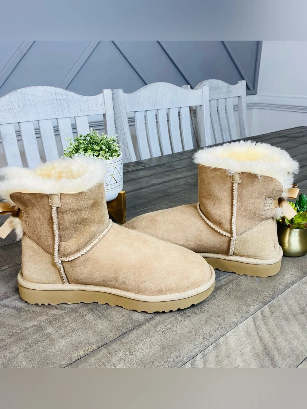 UGG Women’s Mini Bailey Bow II Boots Suede Sheepskin Tan Beige Size 10